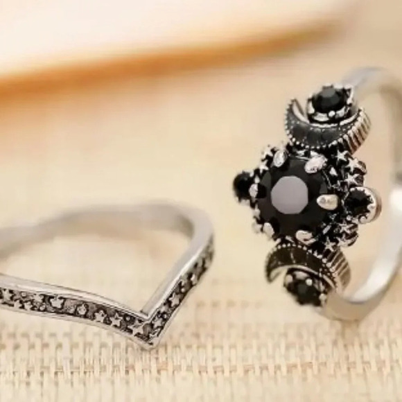 2pcs Retro Gothic Cosmic Stacking Ring Set With Moon And Star Detail Size 9 - Picture 5 of 6